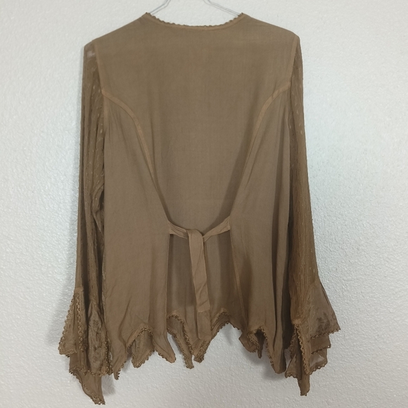 more by Lata Blouse Women Small Kakhy Floral Embroidered Button Romantic Edge Em - Picture 2 of 14